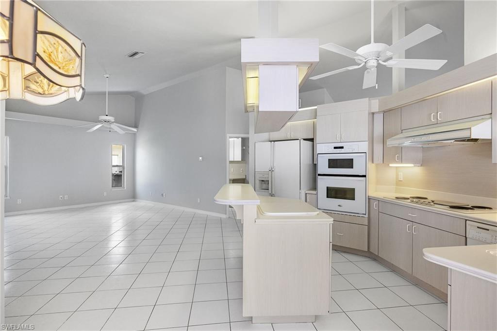 CALOOSA YACHT & RACQUET CLUB - Residential