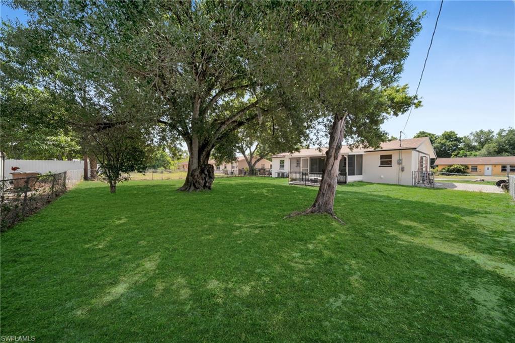 FORT MYERS SHORES - Residential