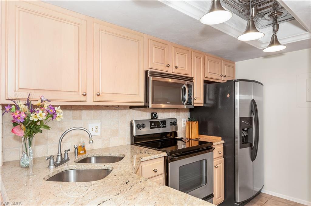 PARK SHORE RESORT - Residential