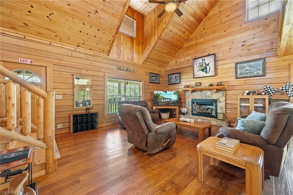 MONTURA - Residential