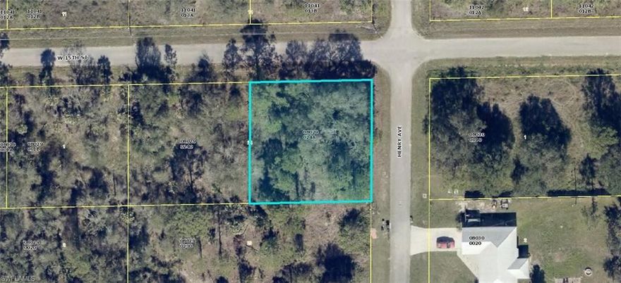 You'll be living the quiet country life on this corner lot in East Lehigh.  Just minutes to Sunshine Blvd. to the west and Joel Blvd. to the east.  Close to parks and section 10 preserve.