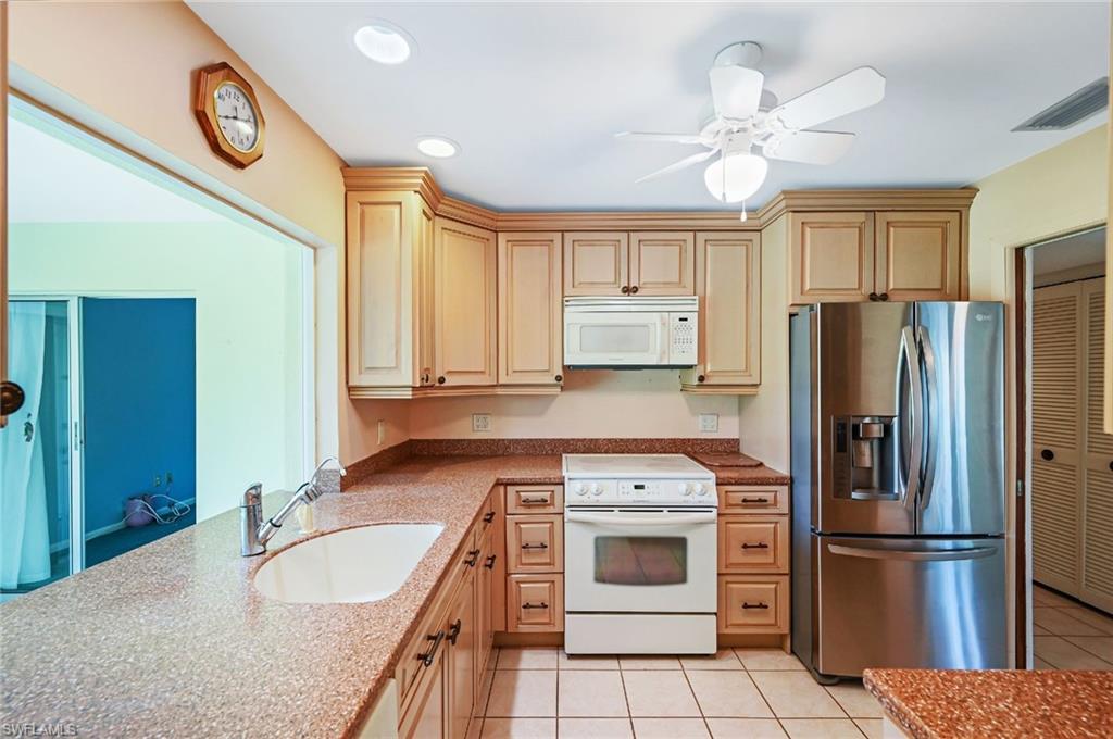 LAKEWOOD VILLAS - Residential