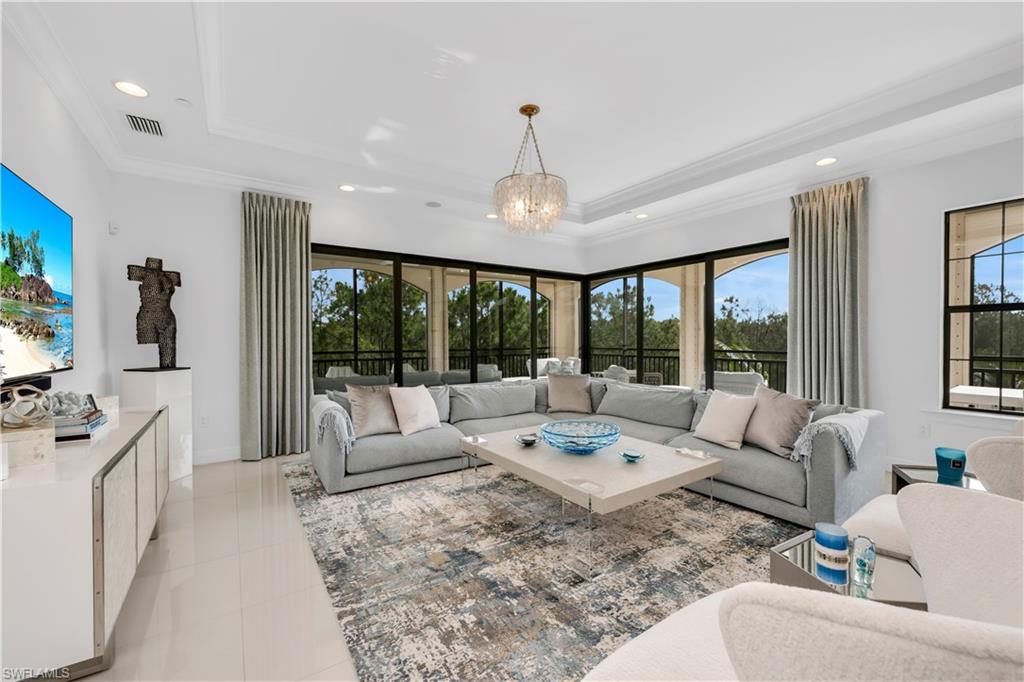 2739 Tiburon BLVD E 302