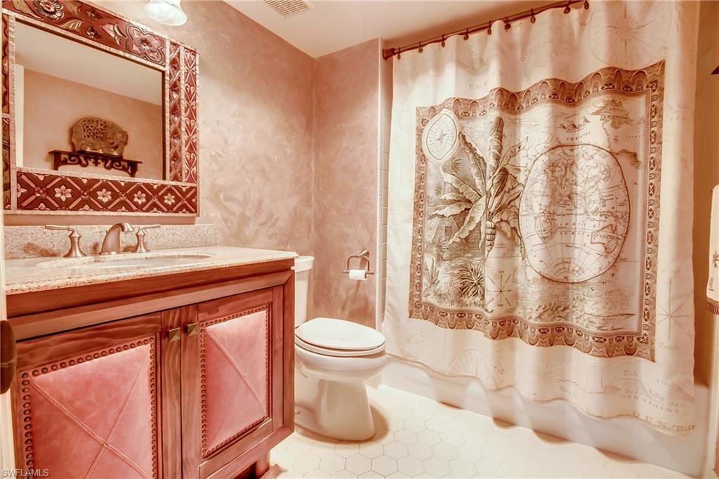 THE PALMS OF BAY BEACH - Residential