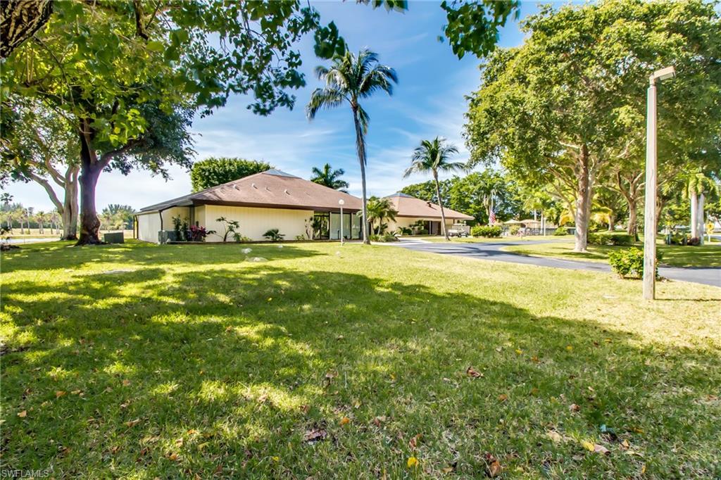 THE PALMS OF BAY BEACH - Residential