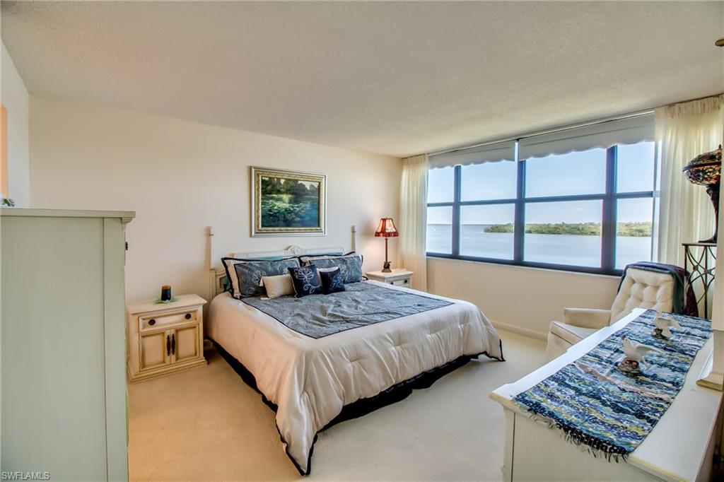 THE PALMS OF BAY BEACH - Residential