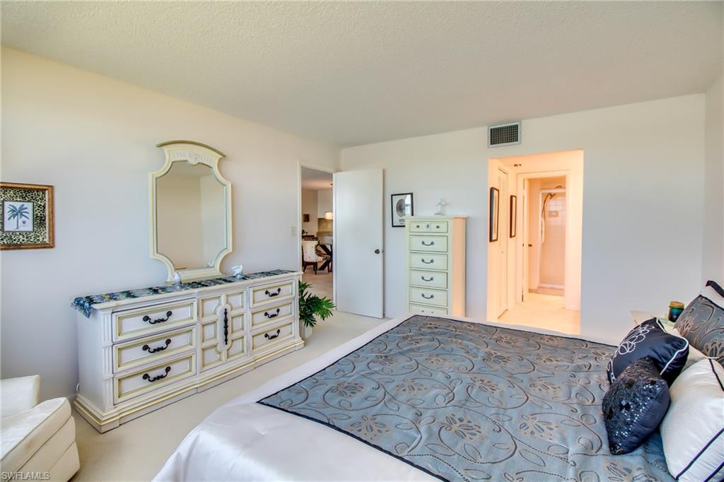 THE PALMS OF BAY BEACH - Residential