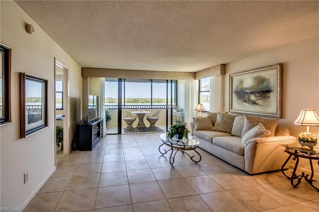 THE PALMS OF BAY BEACH - Residential