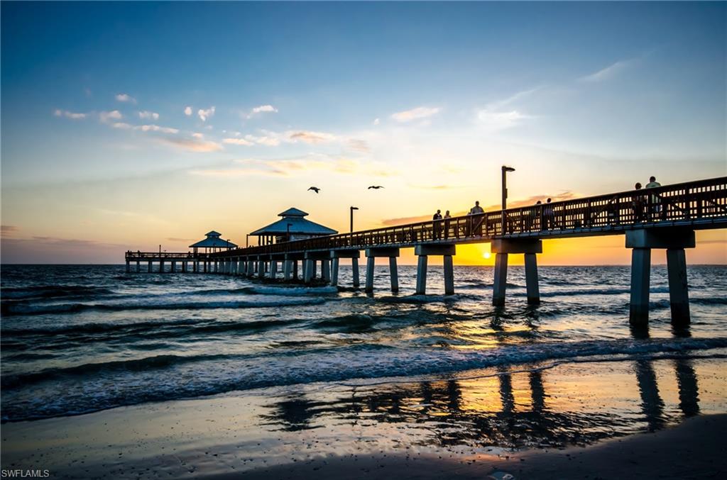 THE PALMS OF BAY BEACH - Residential