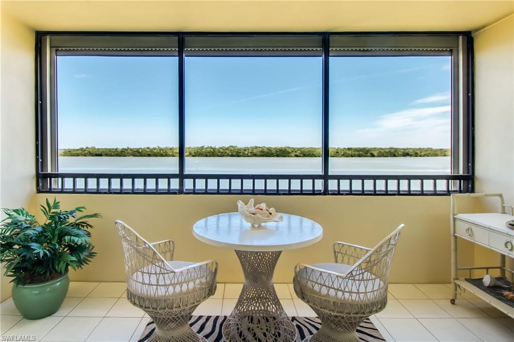 THE PALMS OF BAY BEACH - Residential