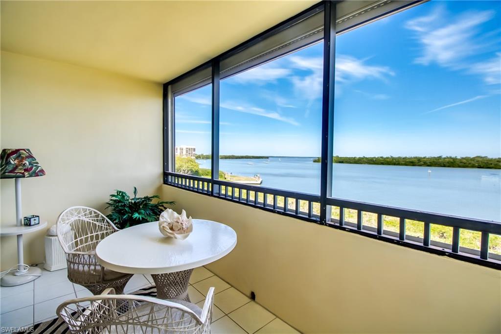 THE PALMS OF BAY BEACH - Residential