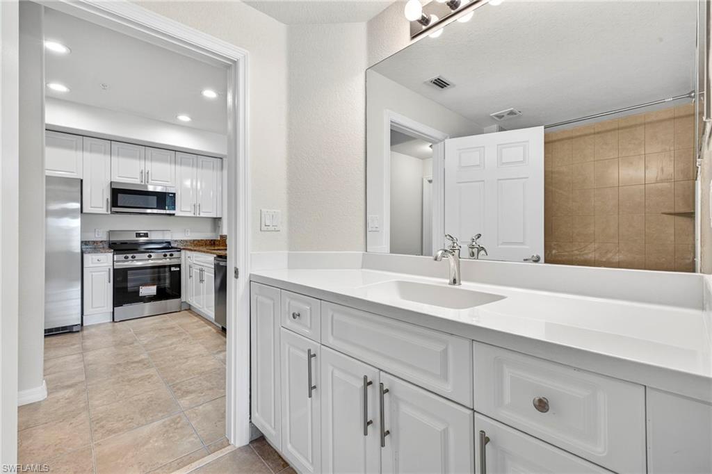 BELLA CASA - Residential Lease