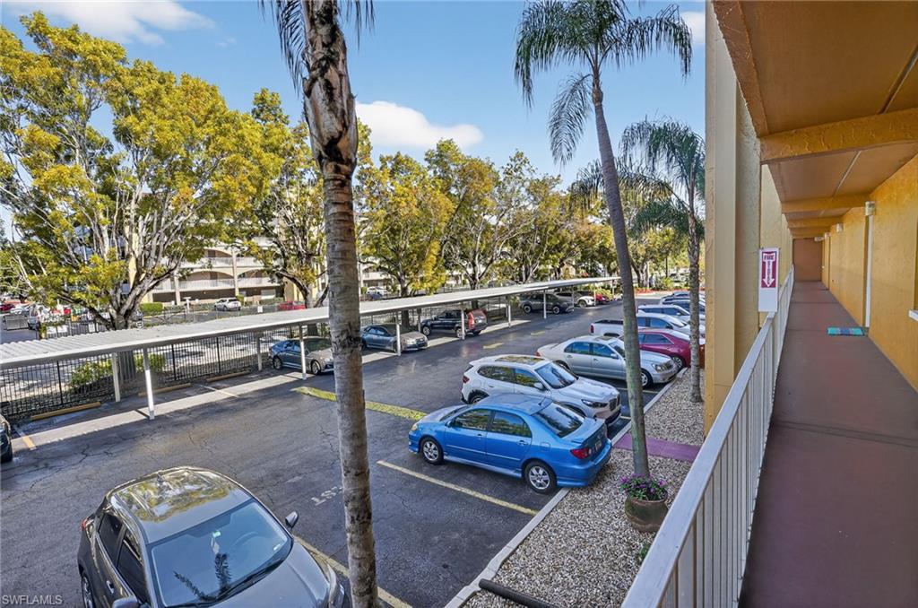 TOWERS CONDO - Residential