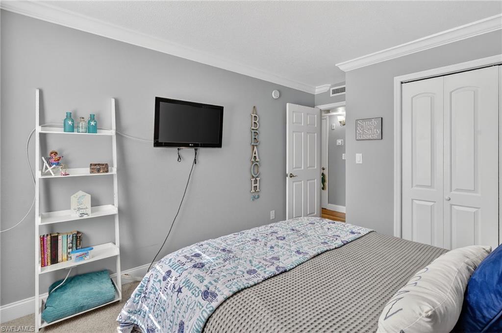 TOWERS CONDO - Residential