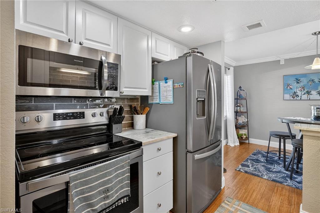 TOWERS CONDO - Residential