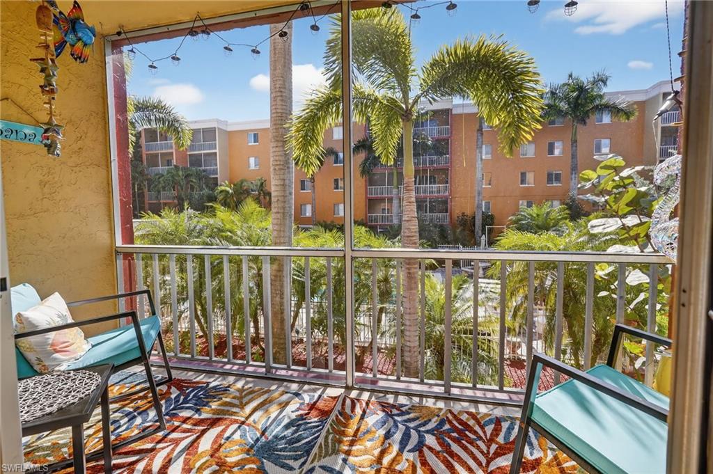 TOWERS CONDO - Residential