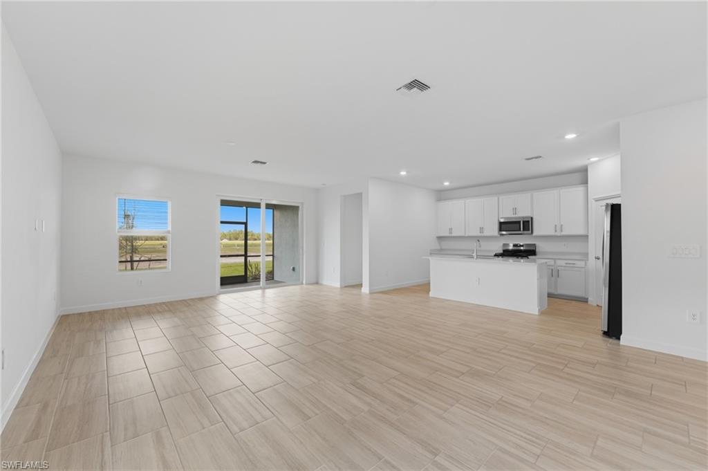 TUCKERS COVE - Residential