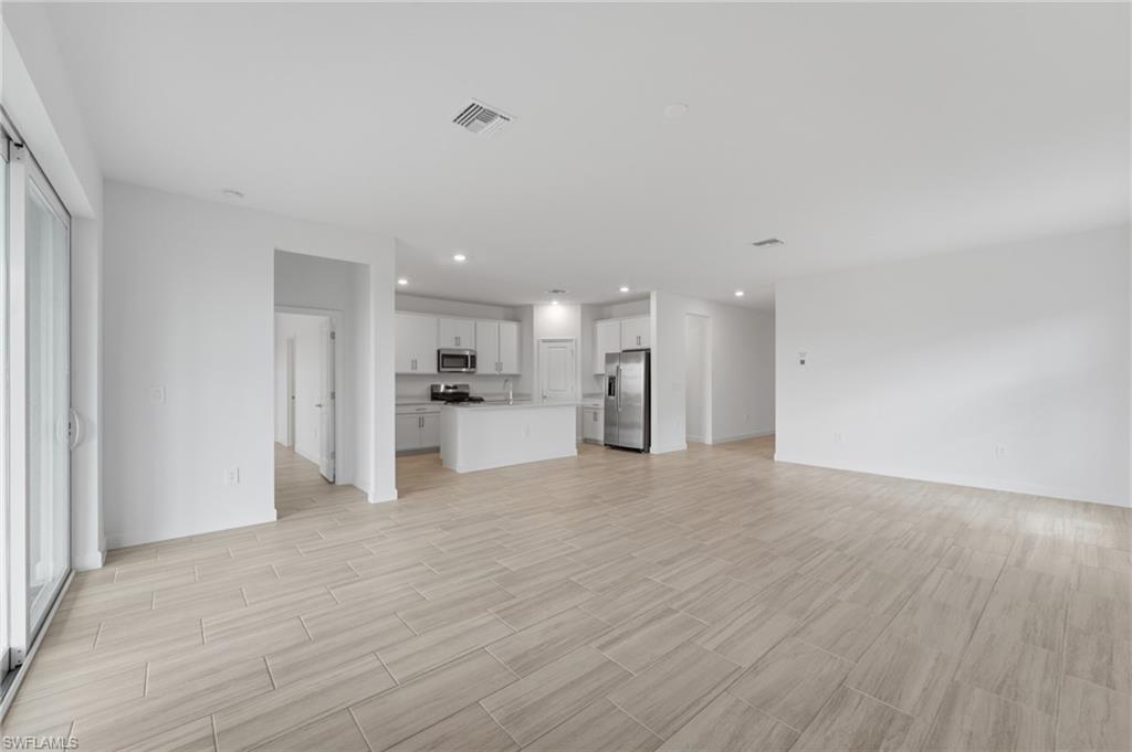 TUCKERS COVE - Residential