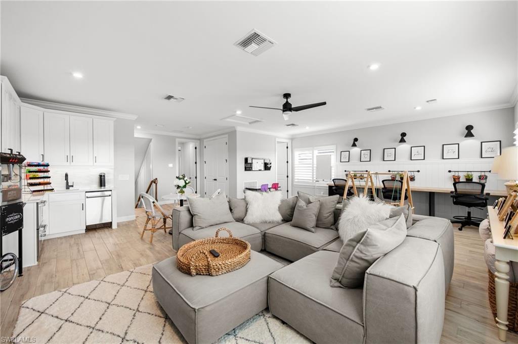 ESPLANADE LAKE CLUB - Residential