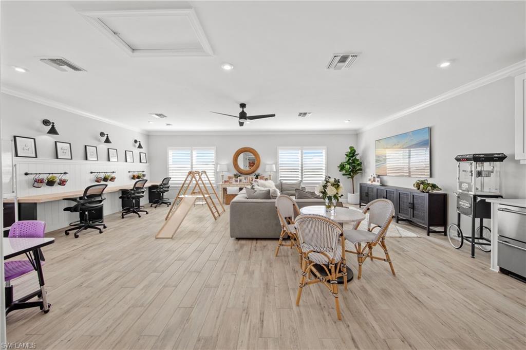 ESPLANADE LAKE CLUB - Residential