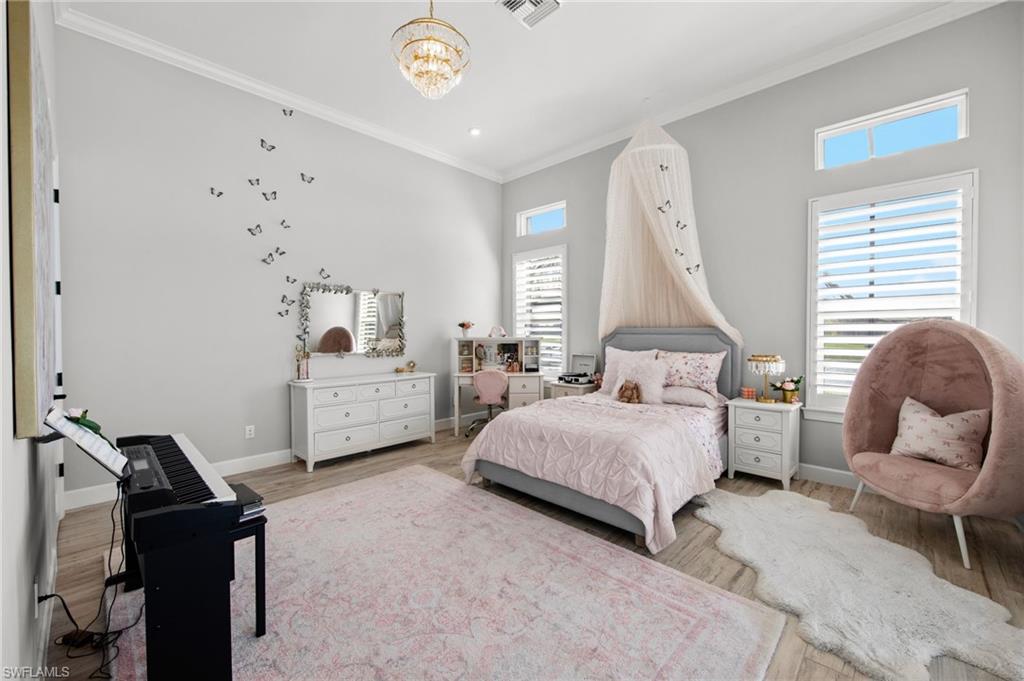 ESPLANADE LAKE CLUB - Residential