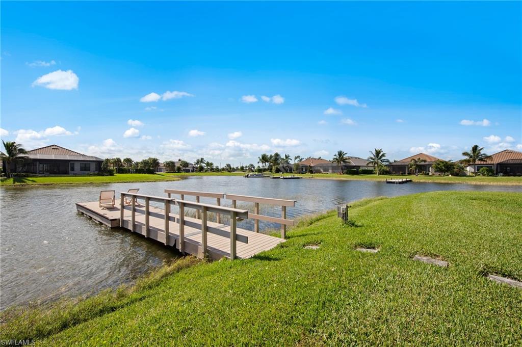 ESPLANADE LAKE CLUB - Residential