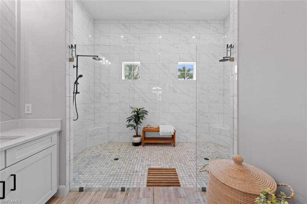 ESPLANADE LAKE CLUB - Residential