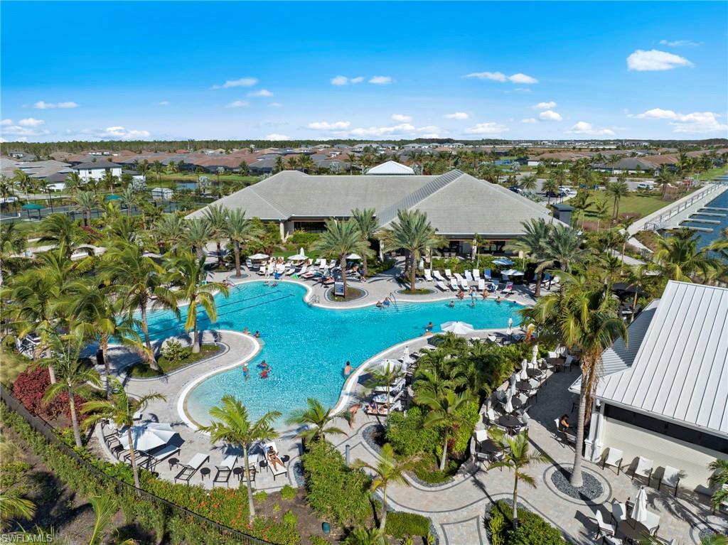 ESPLANADE LAKE CLUB - Residential