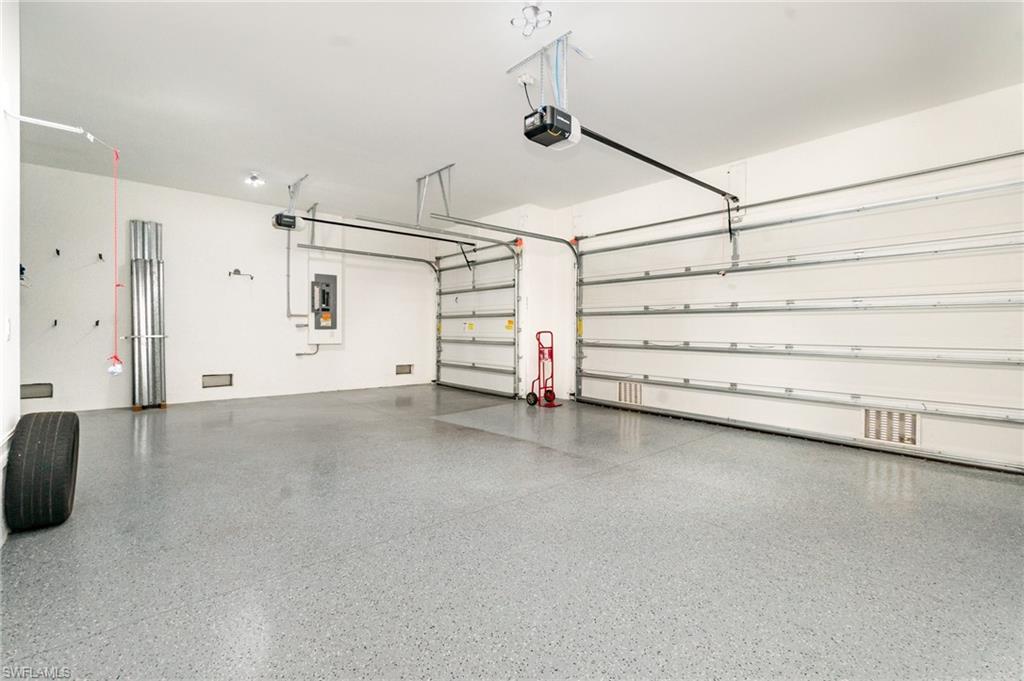 ROYAL PALM GOLF ESTATES - Residential