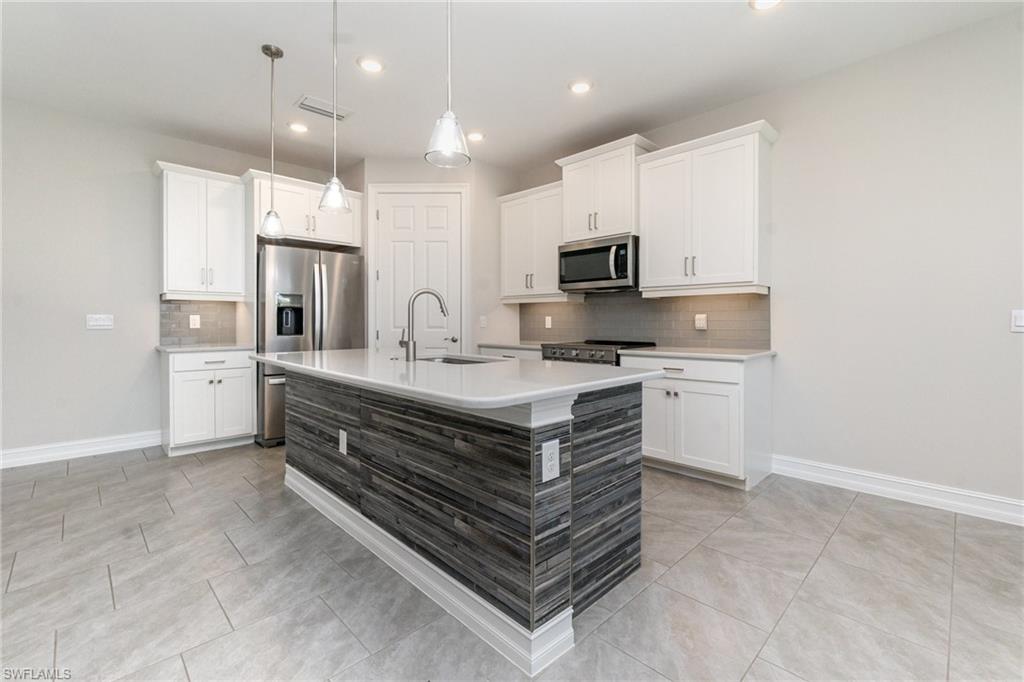 ROYAL PALM GOLF ESTATES - Residential