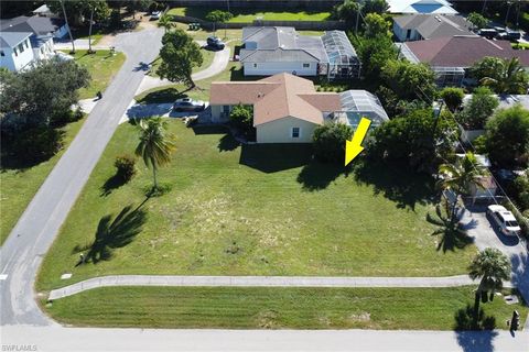 245 Quail DR MARCO ISLAND FL 34145