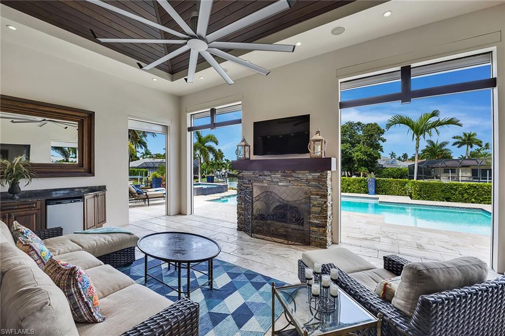 ROYAL HARBOR - Residential