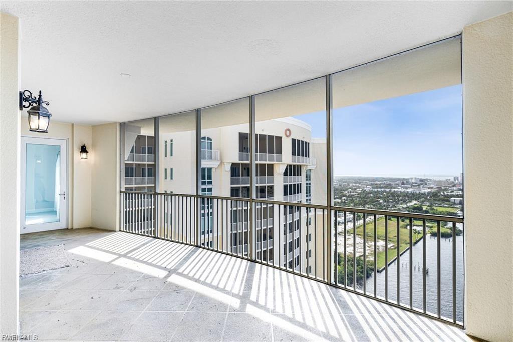 ST. TROPEZ - Residential