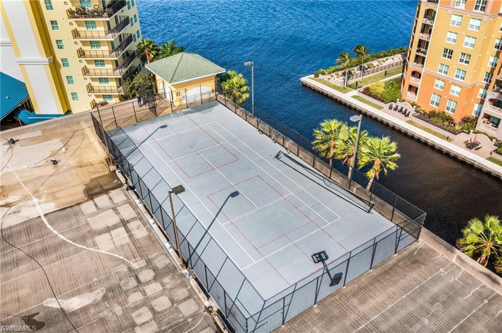 ST. TROPEZ - Residential