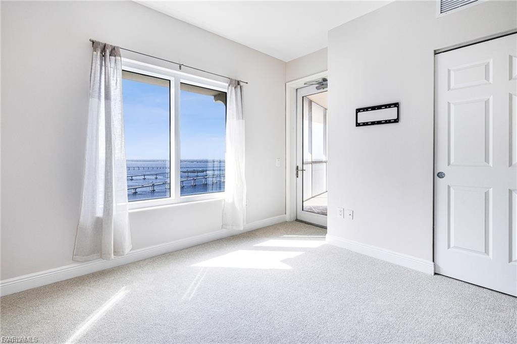 ST. TROPEZ - Residential