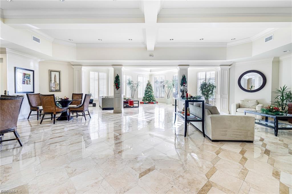 ST. TROPEZ - Residential