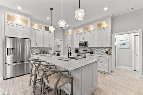 12721 Meadow Pine LN FORT MYERS FL 33913