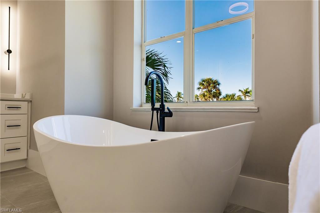 NAPLES PARK - Residential