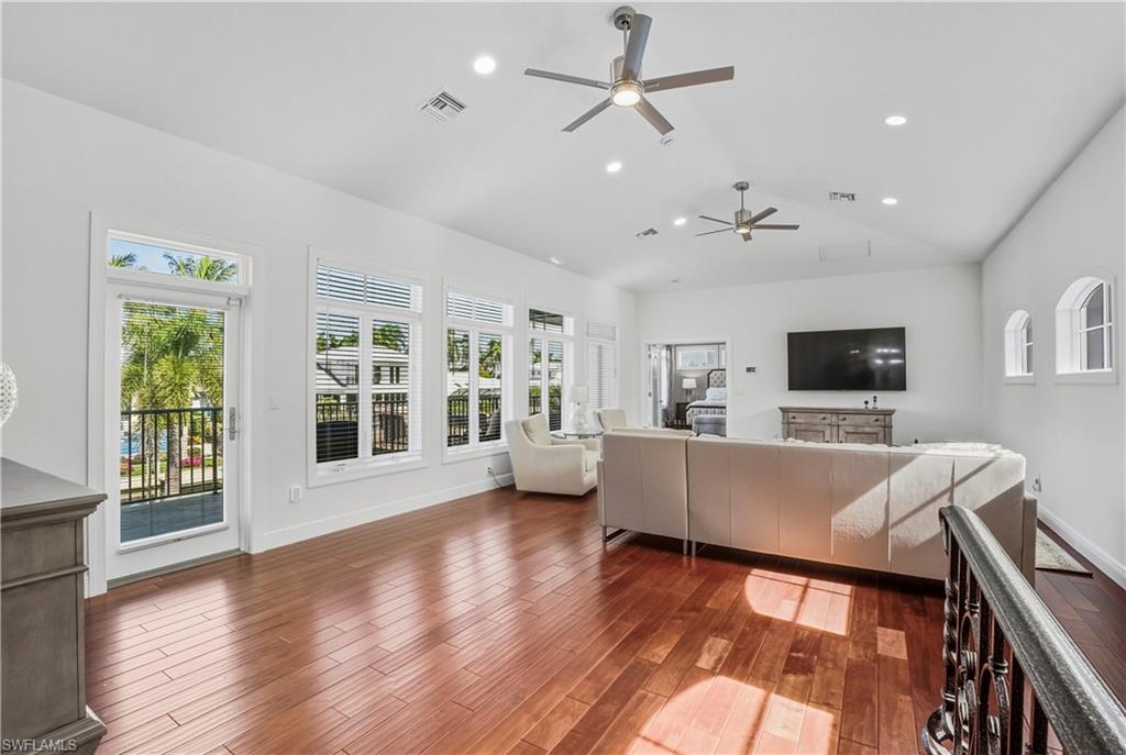 AQUALANE SHORES - Residential