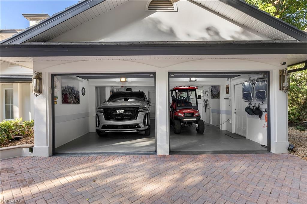 AQUALANE SHORES - Residential