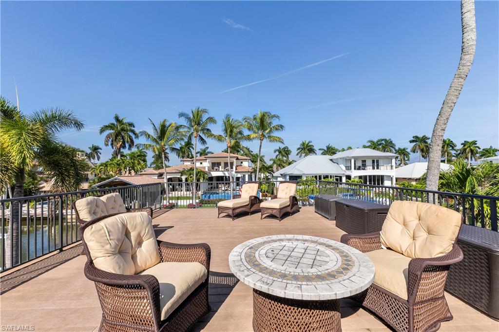 AQUALANE SHORES - Residential