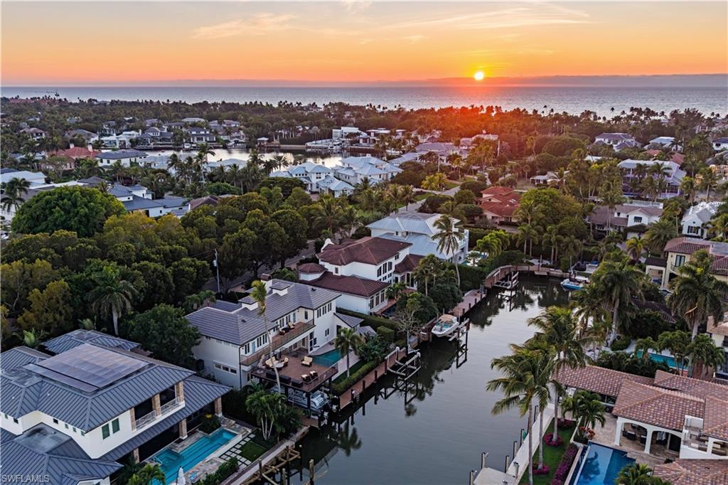 AQUALANE SHORES - Residential