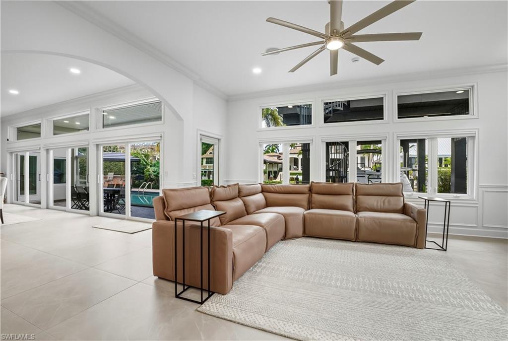 AQUALANE SHORES - Residential