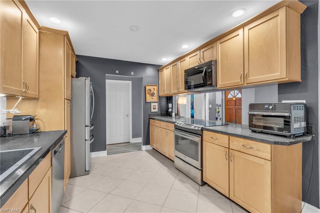 NAPLES PARK - Residential