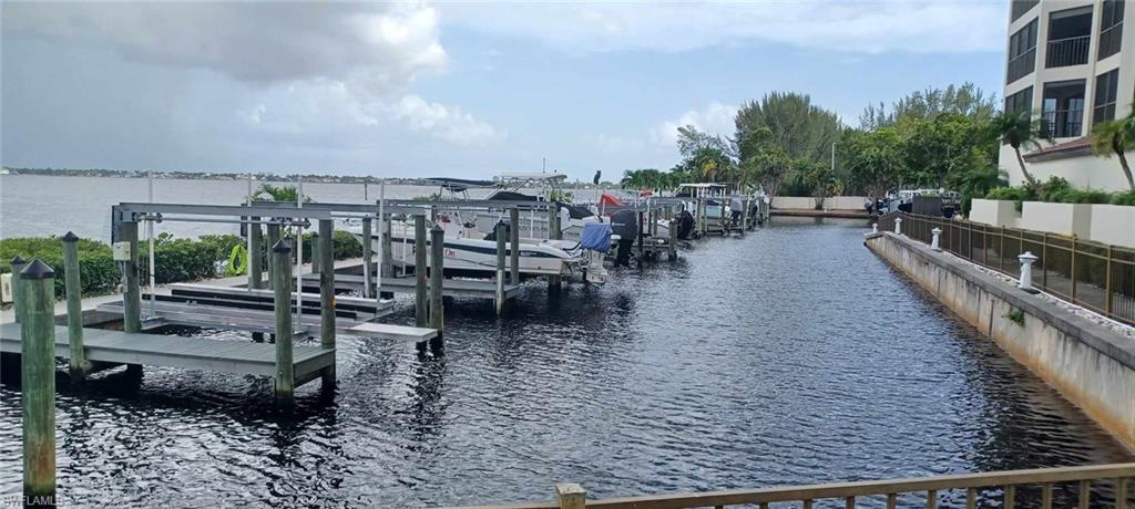 RIVERS CONDO - Residential