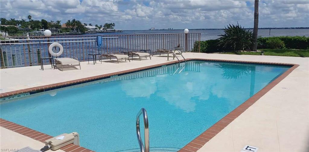 RIVERS CONDO - Residential