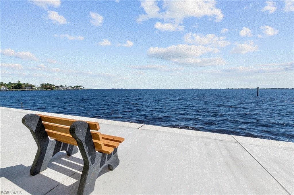 RIVERS CONDO - Residential