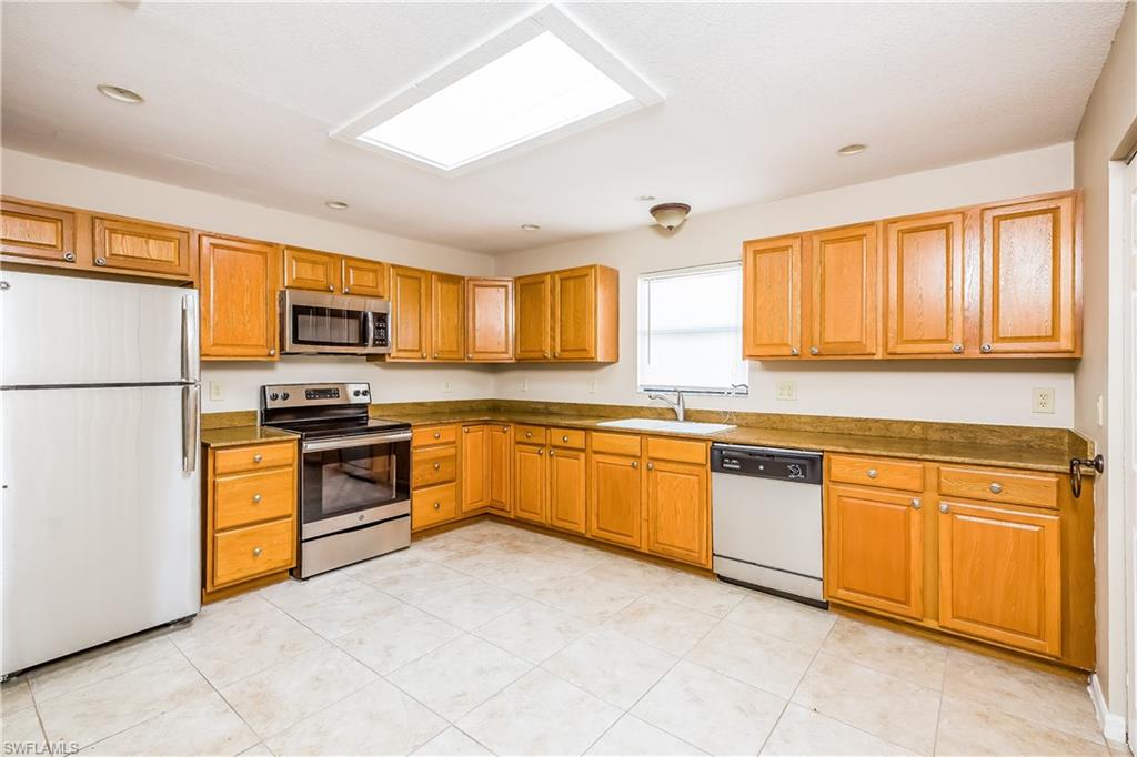 PINEBROOK - Residential Lease