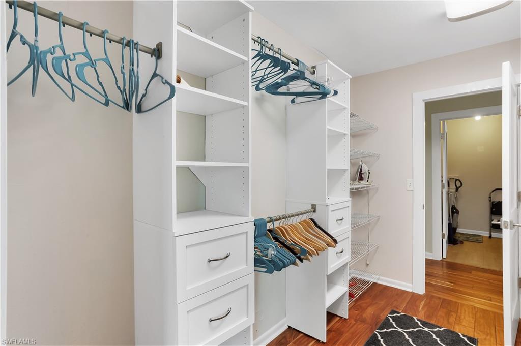 HYDE PARK - Residential