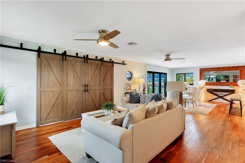 HYDE PARK - Residential